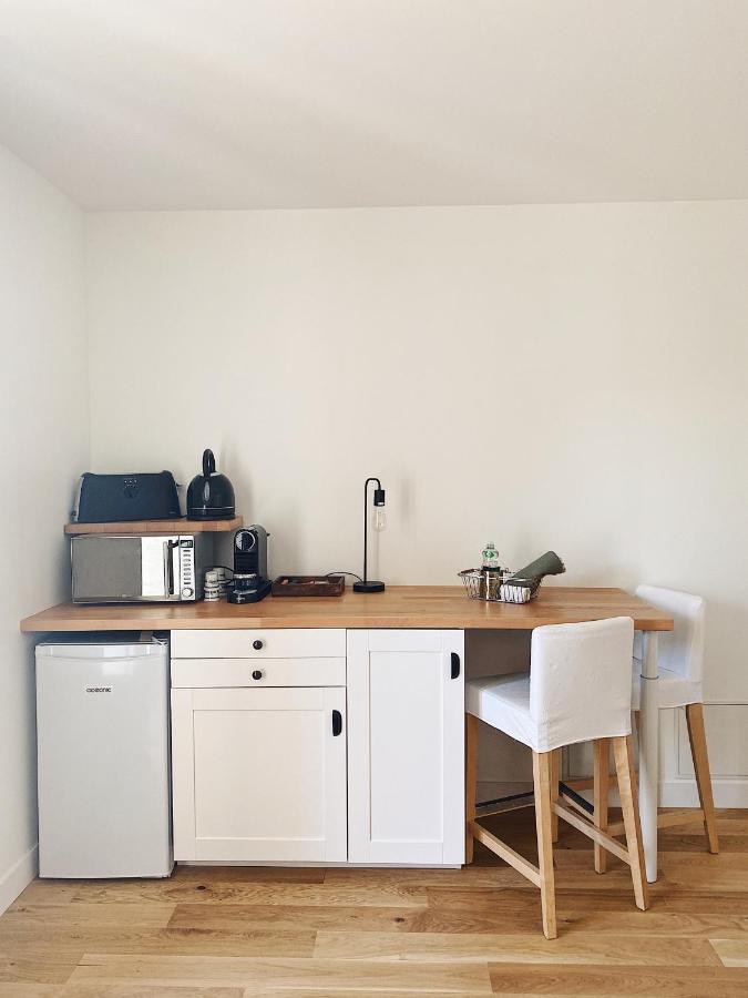 L'Anne xe, studio dans ferme rénovée Valeuil Exterior foto